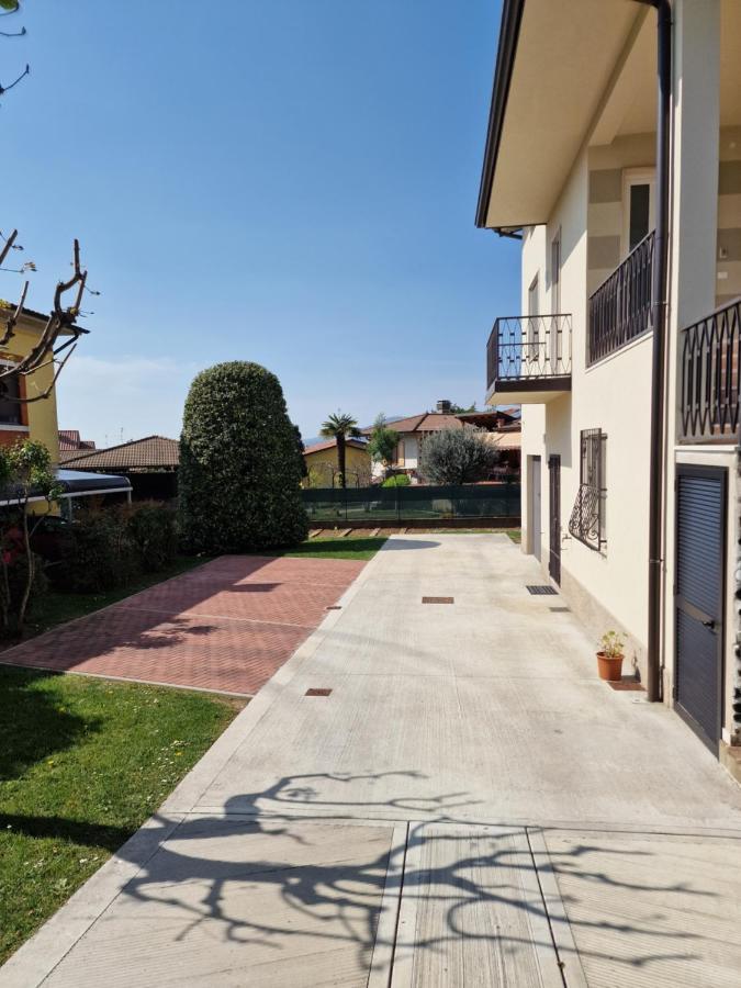 B&B A due passi dal Lago Adro Esterno foto